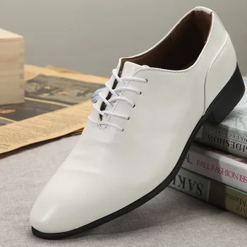 2022 Nove muške modeliranje cipele od lakirane kože Ručne izrade, Uredski poslovni Vjenčanje Plava Crnci luksuzne službene Oxfords čipka-up, Muška obuća